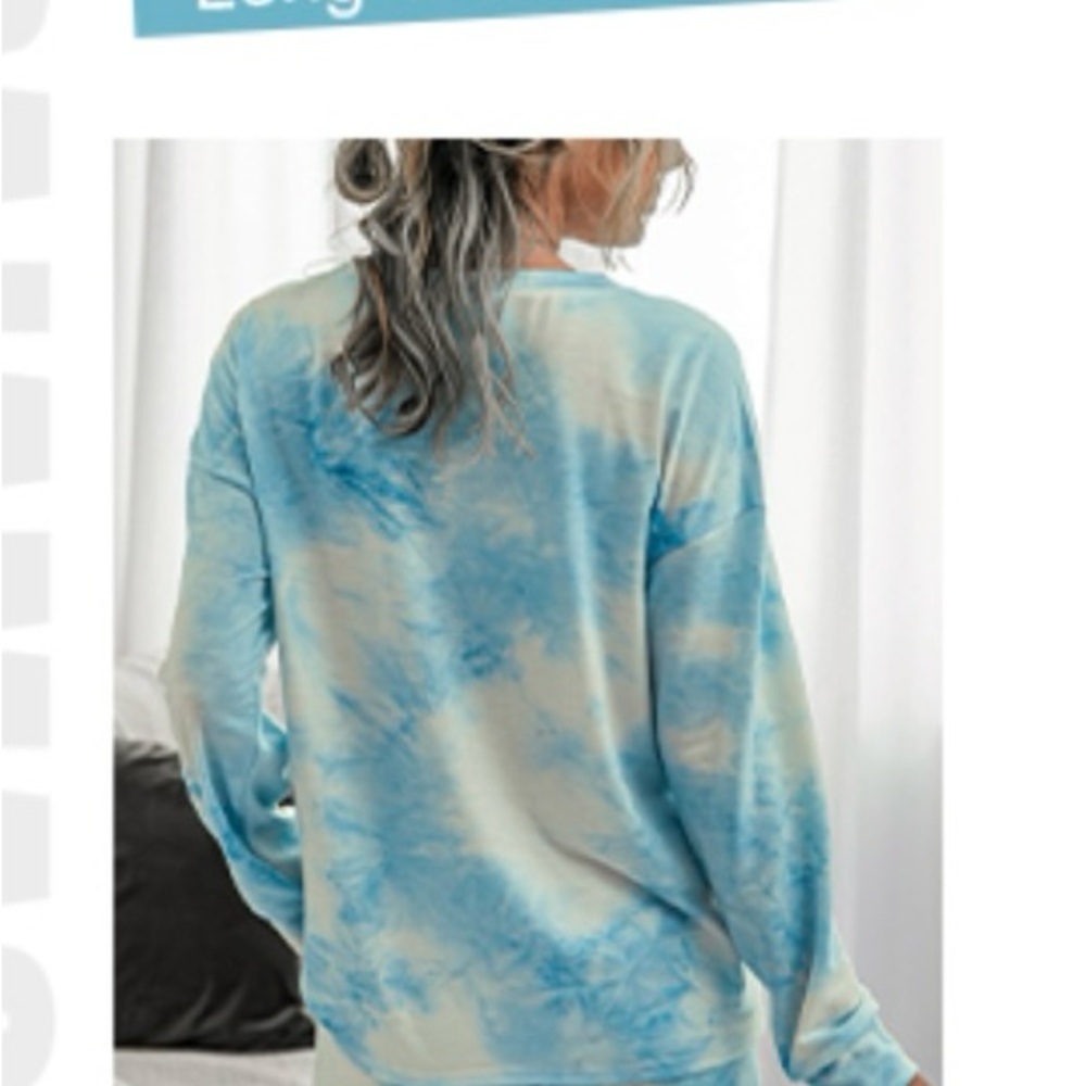 Women's Blue Tie Dye Pajama Lounge Set Medium Long Sleeve + Shorts NWOT - Picture 2 of 5